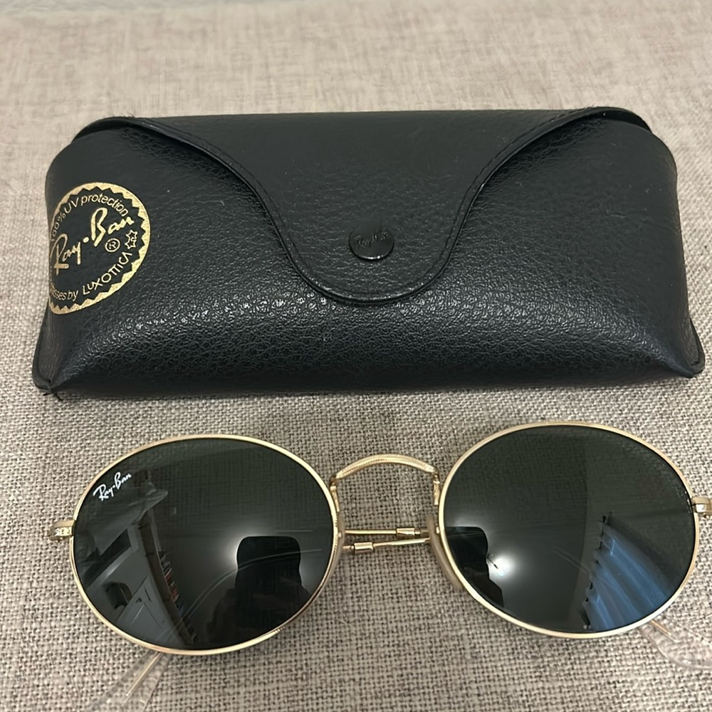 Oval Rayban with Gold Frame